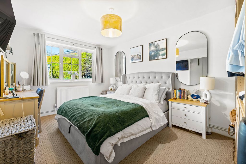 Additional image 8 of 2 bed maisonette for saleSaxbys Lane, Lingfield RH7