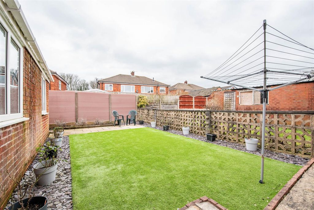 Property photo 2 of 19 Garden