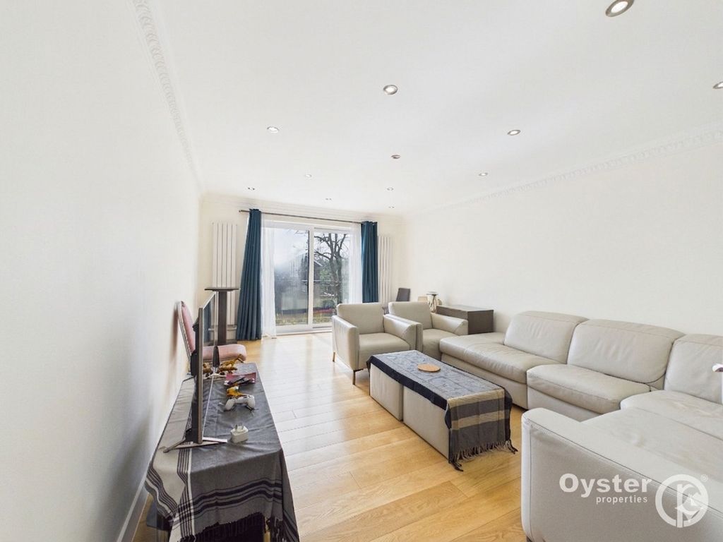 Property photo 3 of 13 Reception