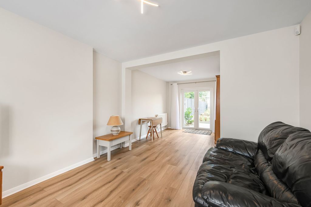 Property photo 3 of 19