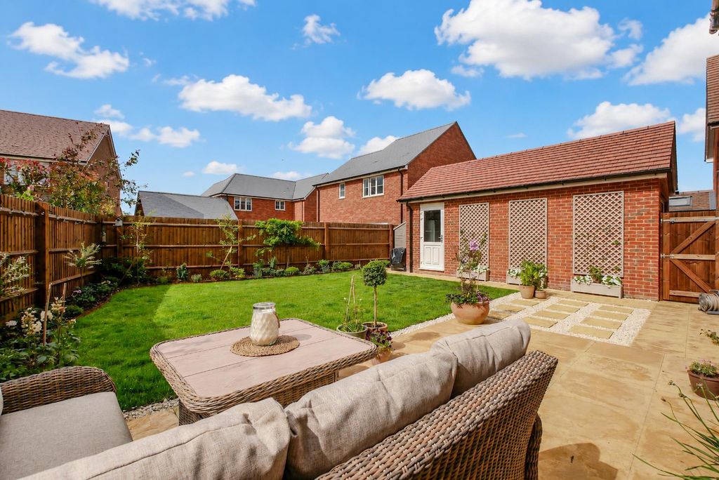 Property photo 2 of 19 Rear Garden