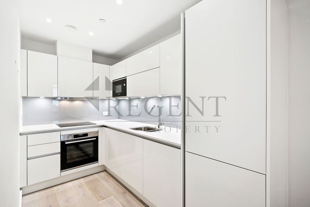 Property photo 3 of 13 Kitchen