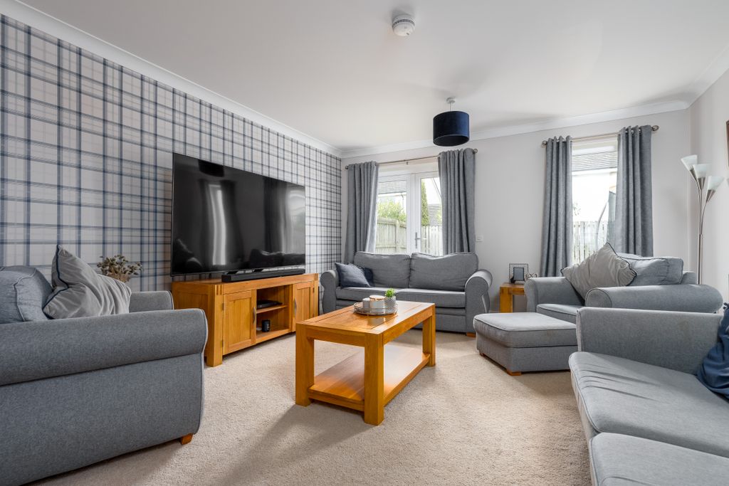 Property photo 2 of 24