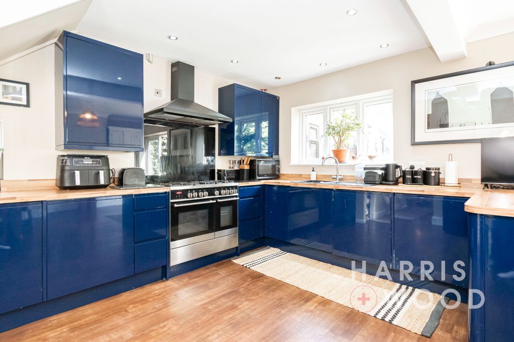 Property photo 3 of 30 3824074