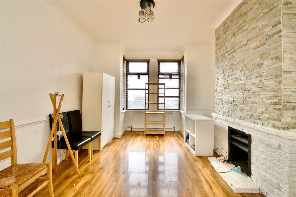 Property photo 3 of 36 Picture No. 07