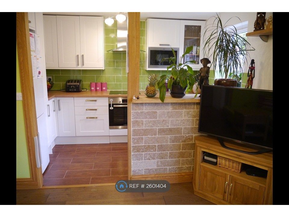 Property photo 3 of 17 Kitchen