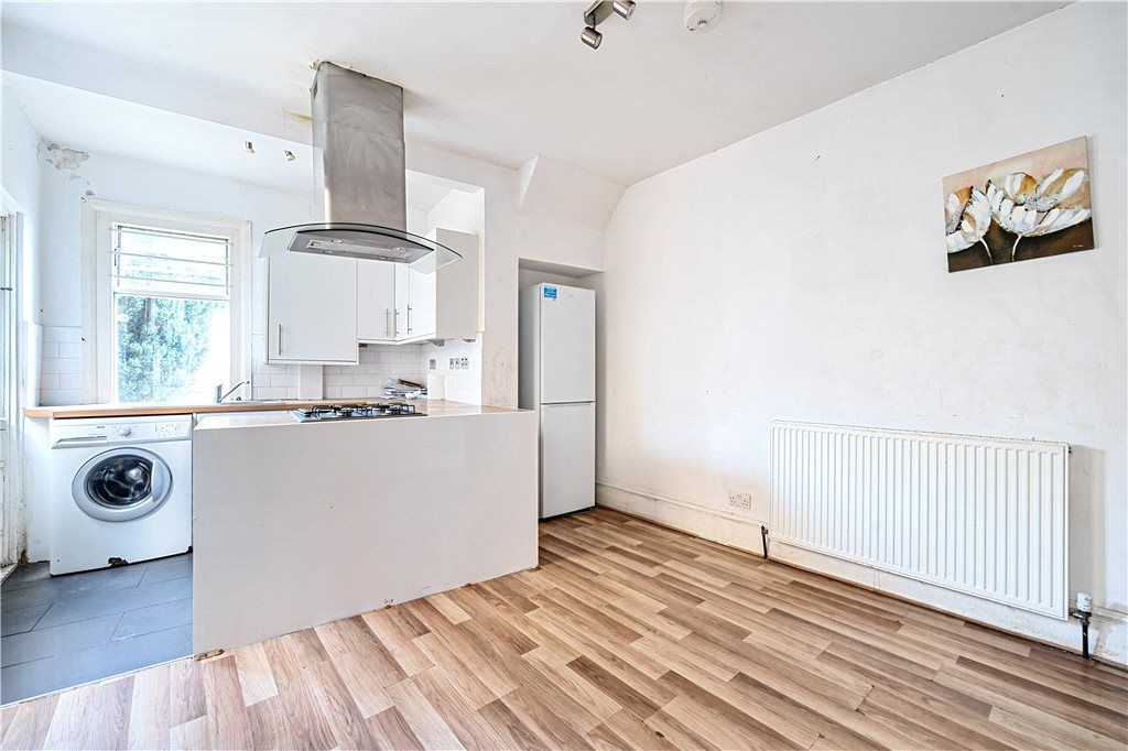 Property photo 2 of 10 Kitchen/Reception