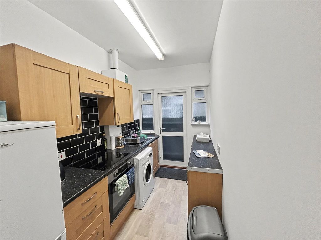 Property photo 3 of 9 Kitchen