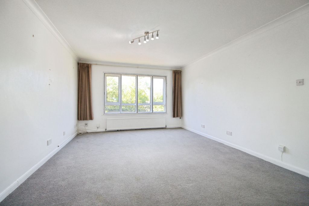 Property photo 2 of 18 Gallery