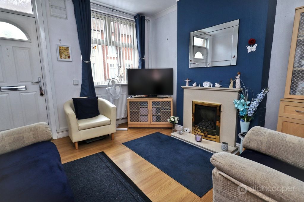 Property photo 3 of 13 5390986
