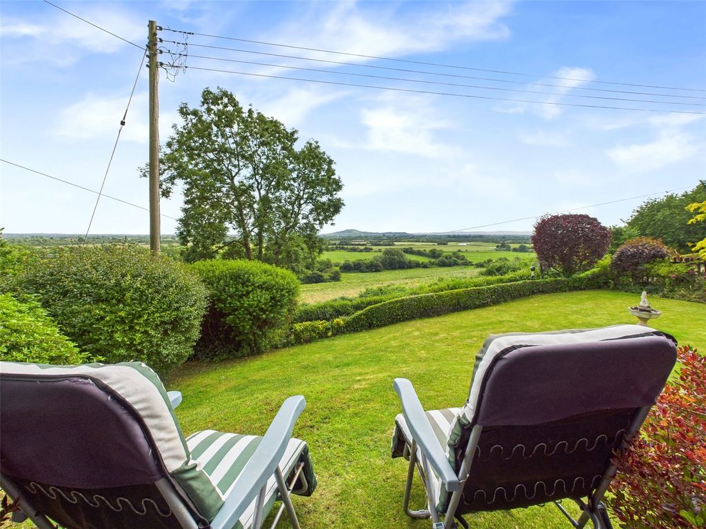 Property photo 2 of 24 Picture No. 37