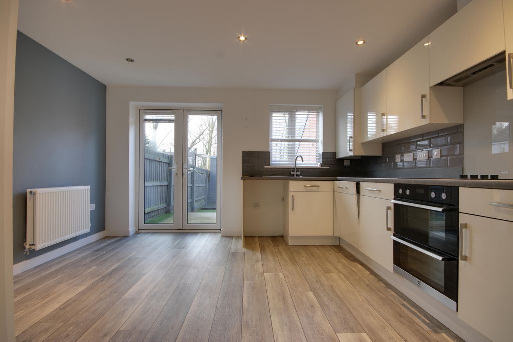 Property photo 2 of 16 Img_9589-Img_9591