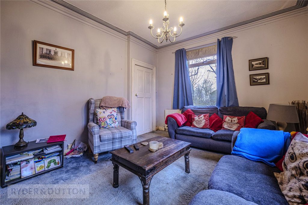 Property photo 3 of 19 Living Room