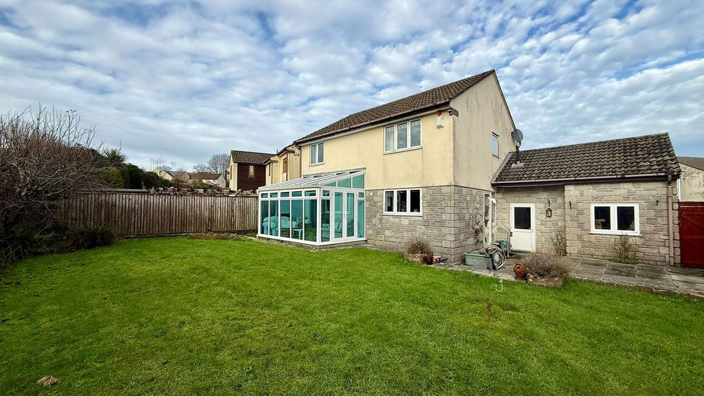 Property photo 3 of 19