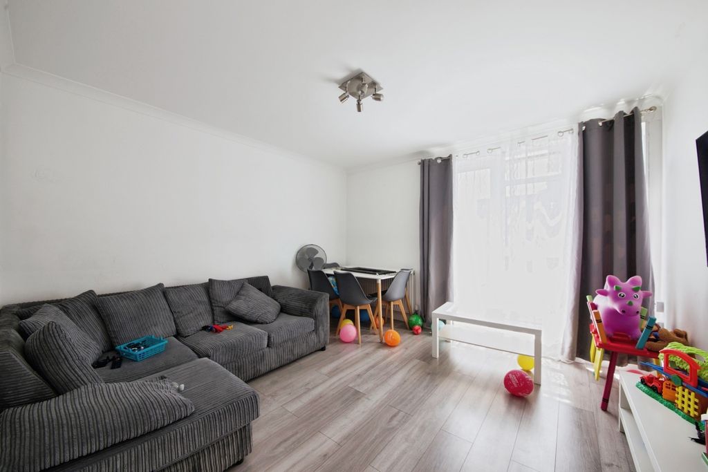 Property photo 3 of 17 Pbox-Img.Jpg