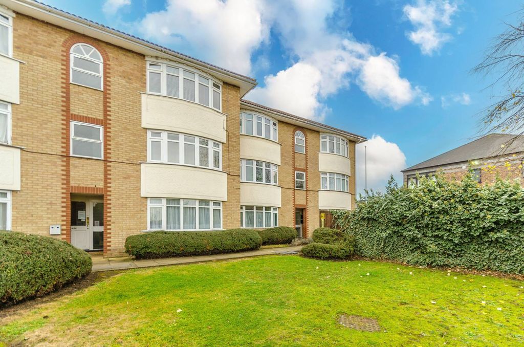 Property photo 1 of 8