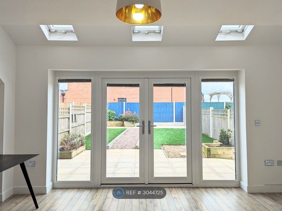 Property photo 2 of 25
