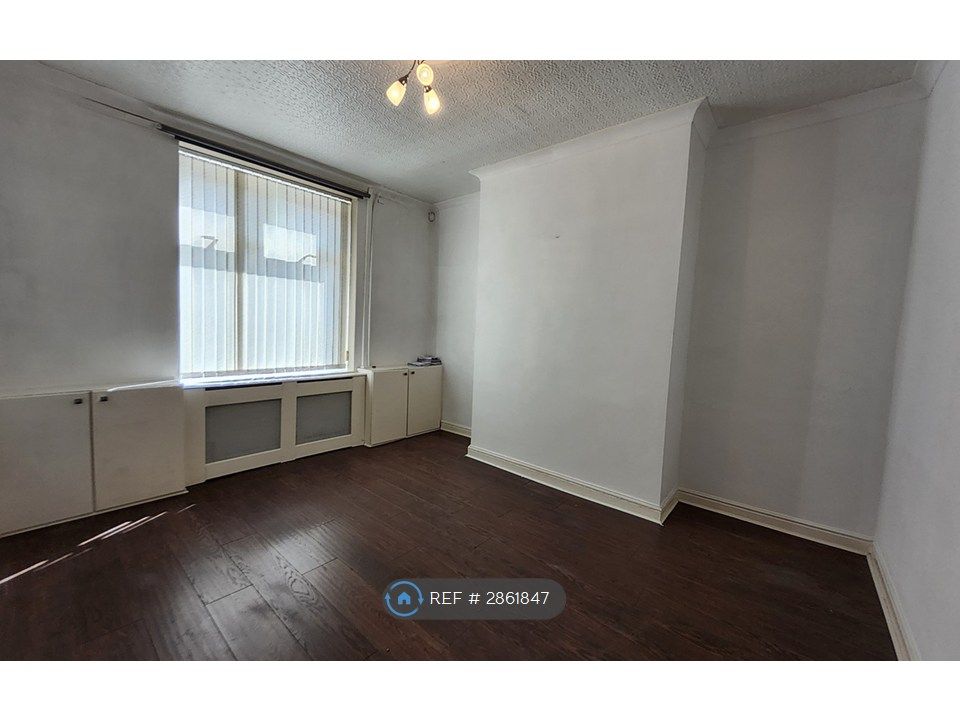 Property photo 3 of 27