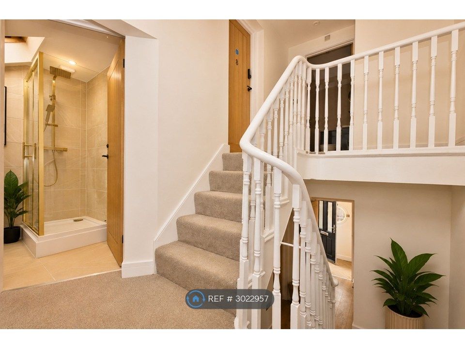 Property photo 2 of 35
