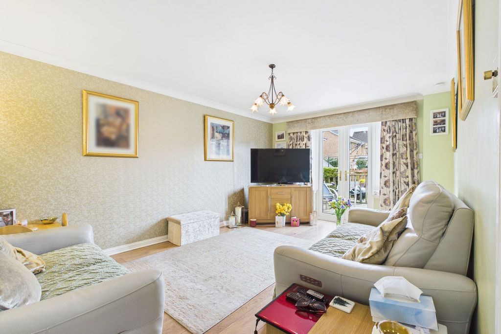 Property photo 2 of 23 Living Room