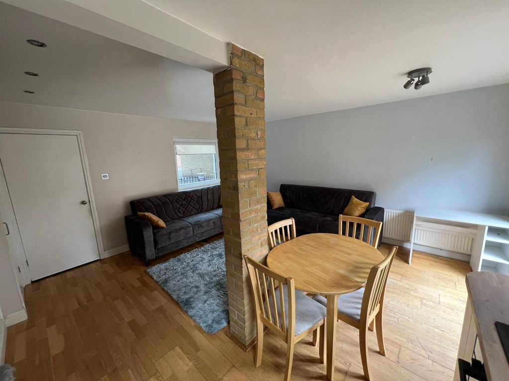 Property photo 1 of 9 Image