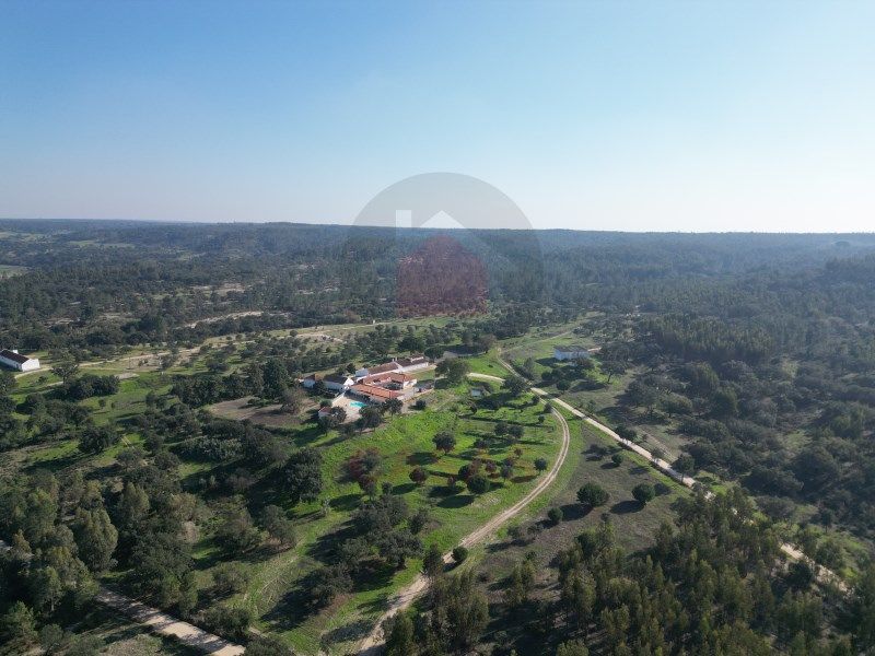 Property photo 2 of 28