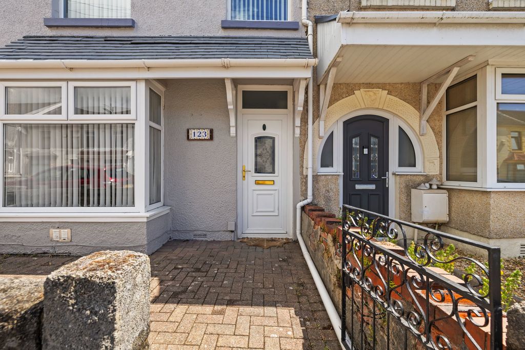 Property photo 2 of 24