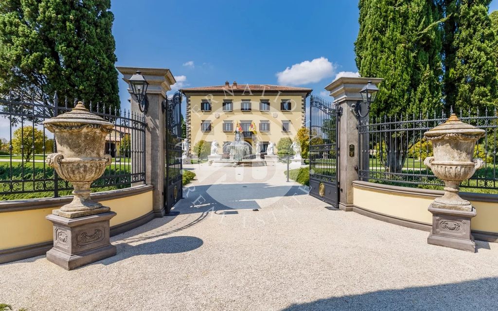 Property photo 3 of 34