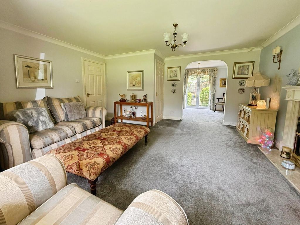 Property photo 3 of 20 Living Room
