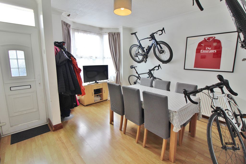 Property photo 2 of 12