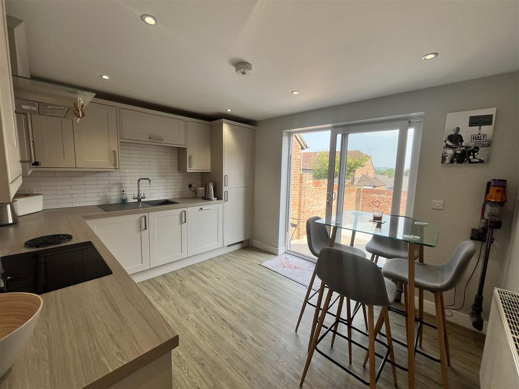 Property photo 2 of 15 Kitchen