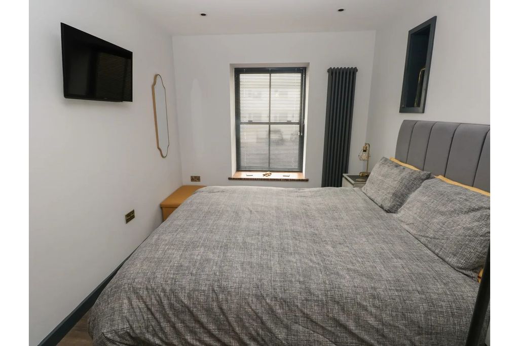 Additional image 32 of 3 bed flat for saleNarberth Road, Tenby SA70