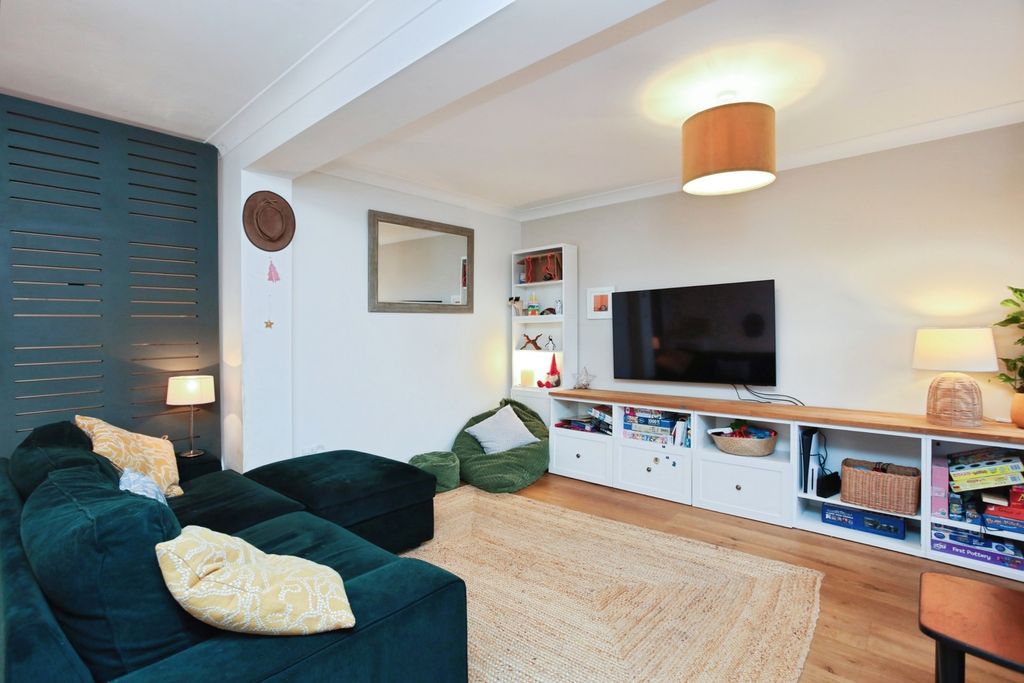 Property photo 3 of 14 Pbox-Img.Jpg