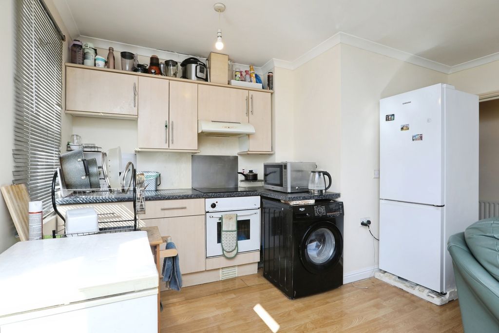 Property photo 2 of 8 Pbox-Img.Jpg