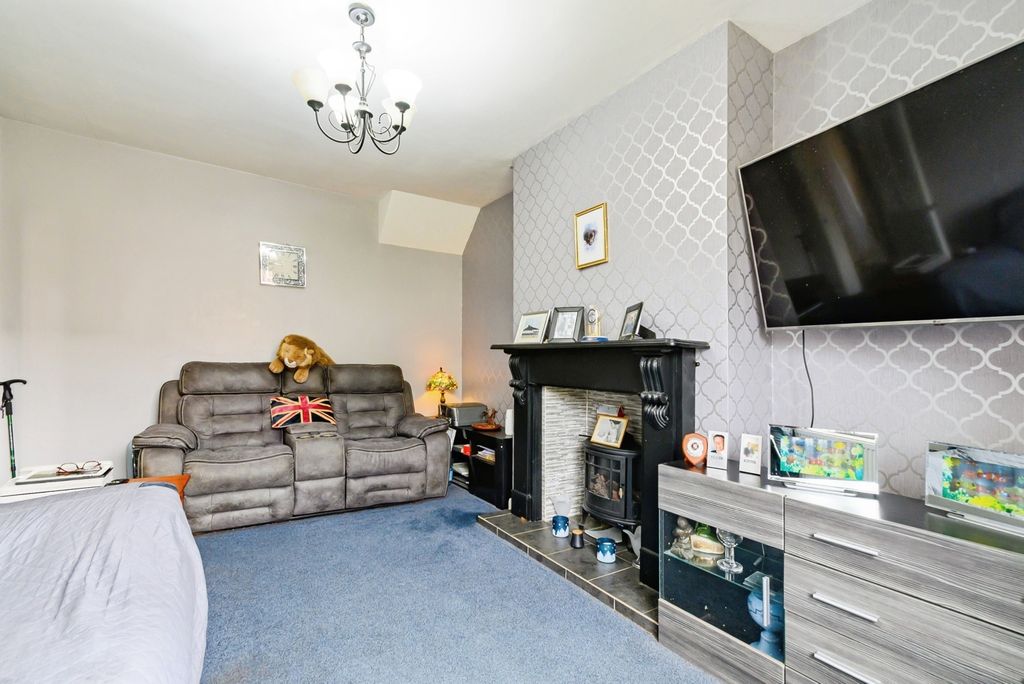 Property photo 3 of 17 Photo