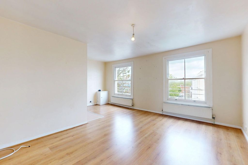 Property photo 2 of 20 Flat E, 35 Belgrave Gardens, St Johns Wood, London, Nw8 0Re