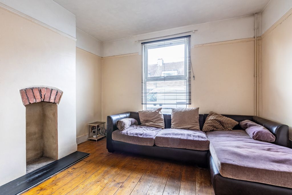 Property photo 3 of 17 Photo 2