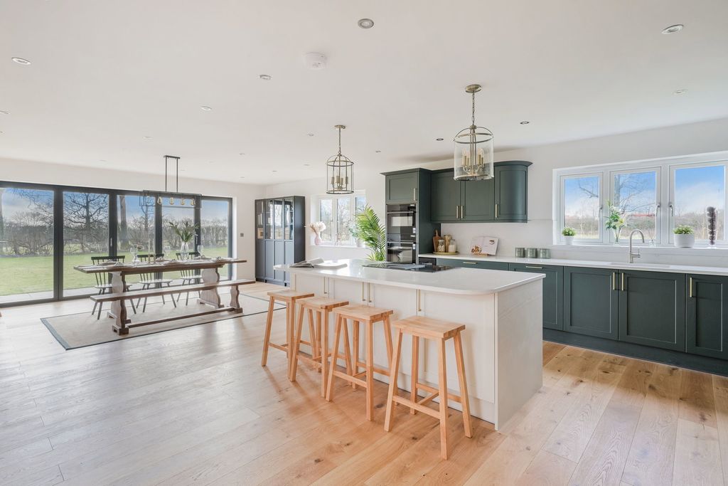 Property photo 2 of 44