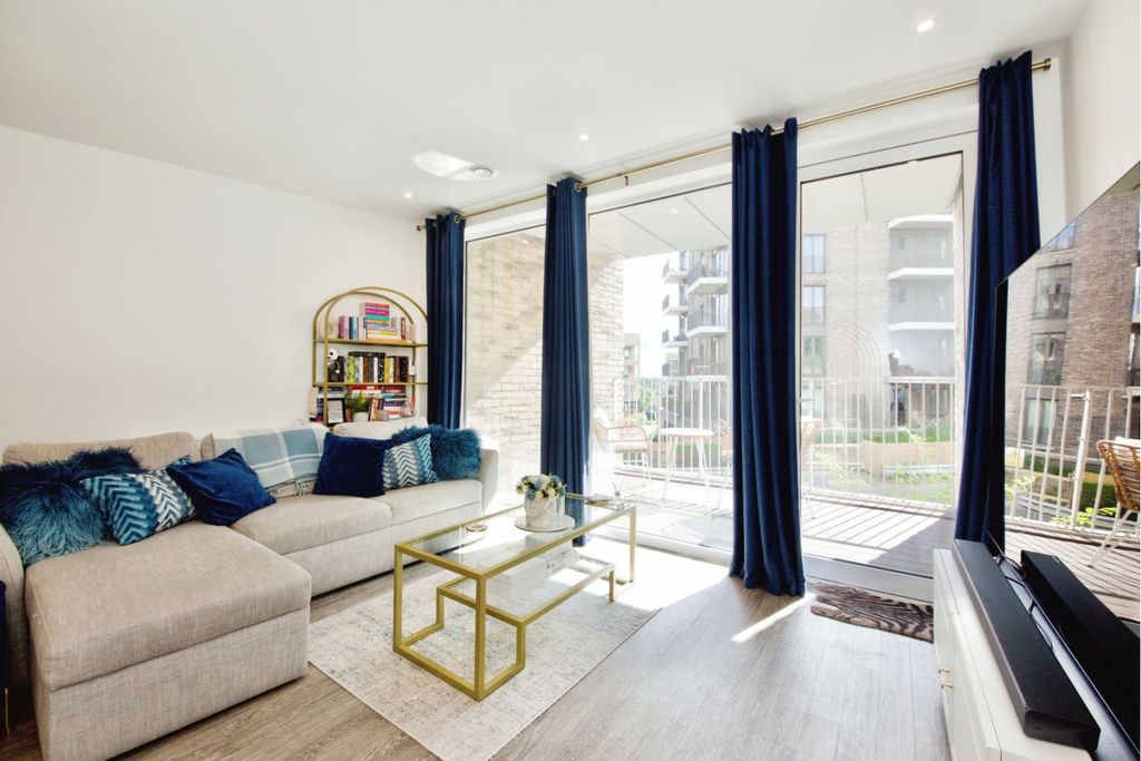 Property photo 2 of 14 Open Plan Living