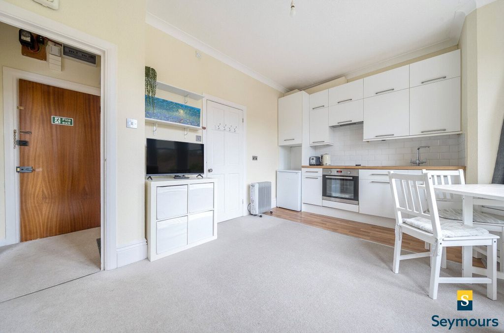 Property photo 3 of 15 Kitchen/Dining