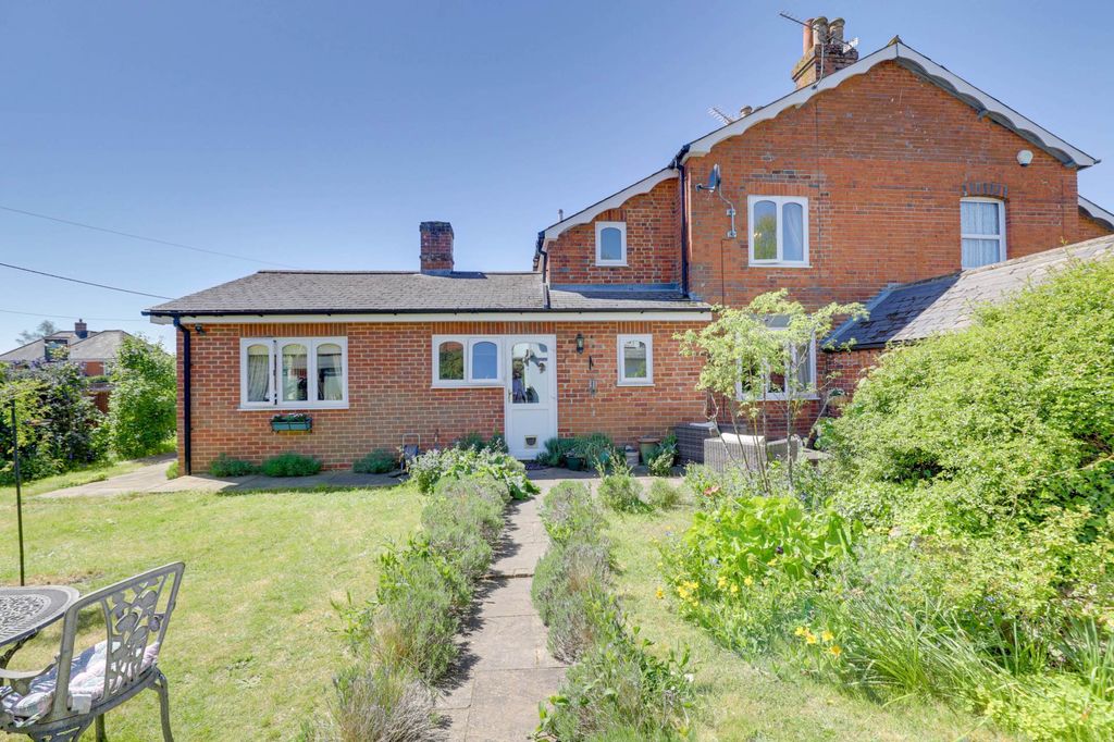 Property photo 1 of 28