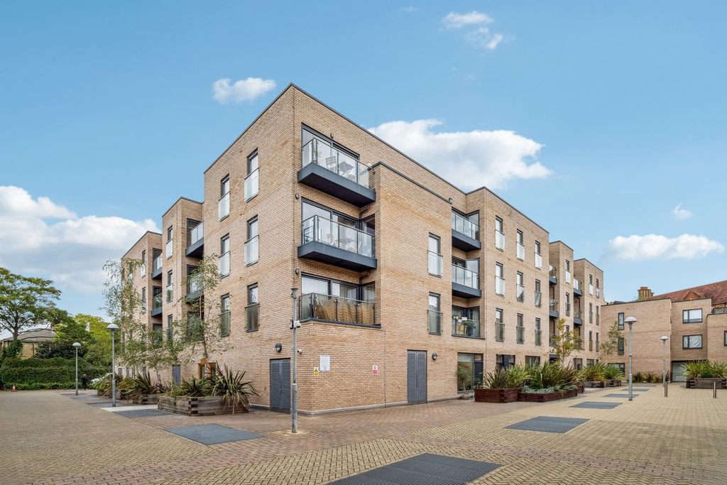 Property photo 2 of 11