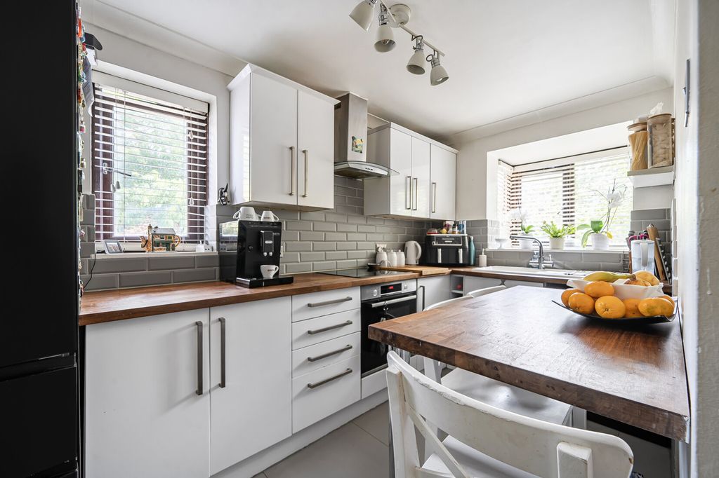 Property photo 3 of 11 1513728-17-6A919B...