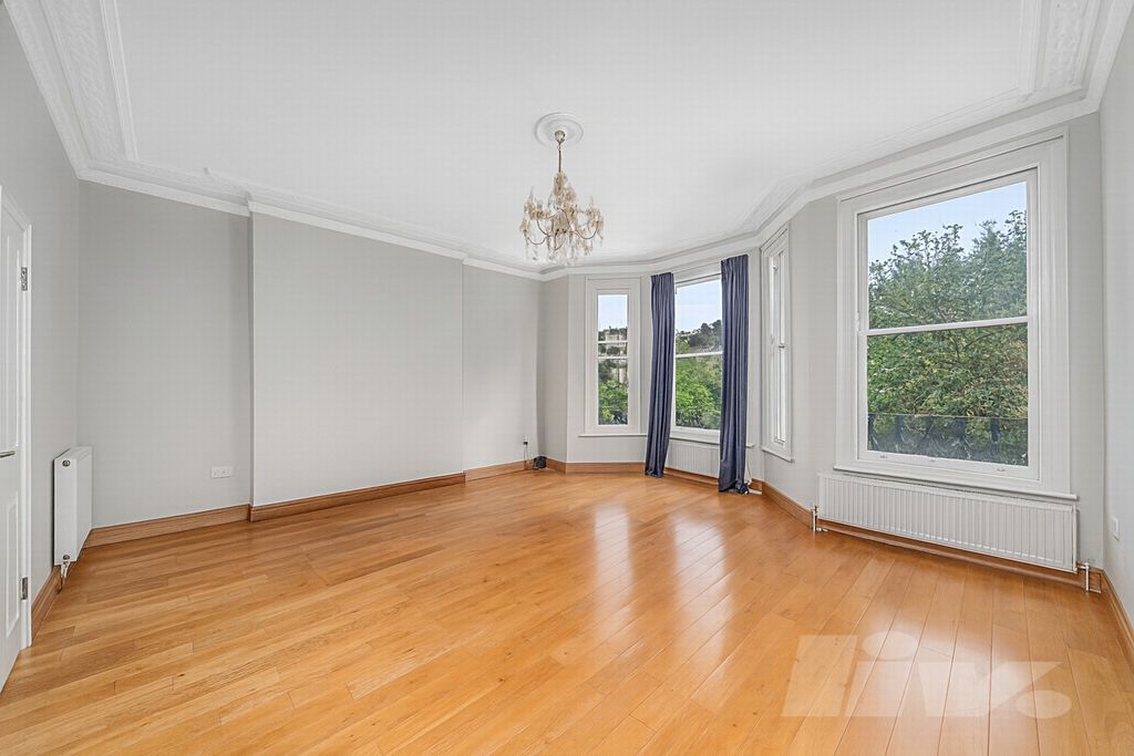 Property photo 2 of 11 Photo 1