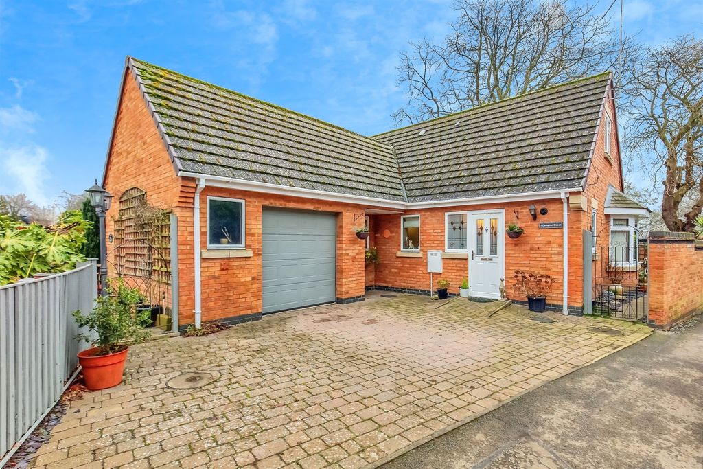 Property photo 1 of 21