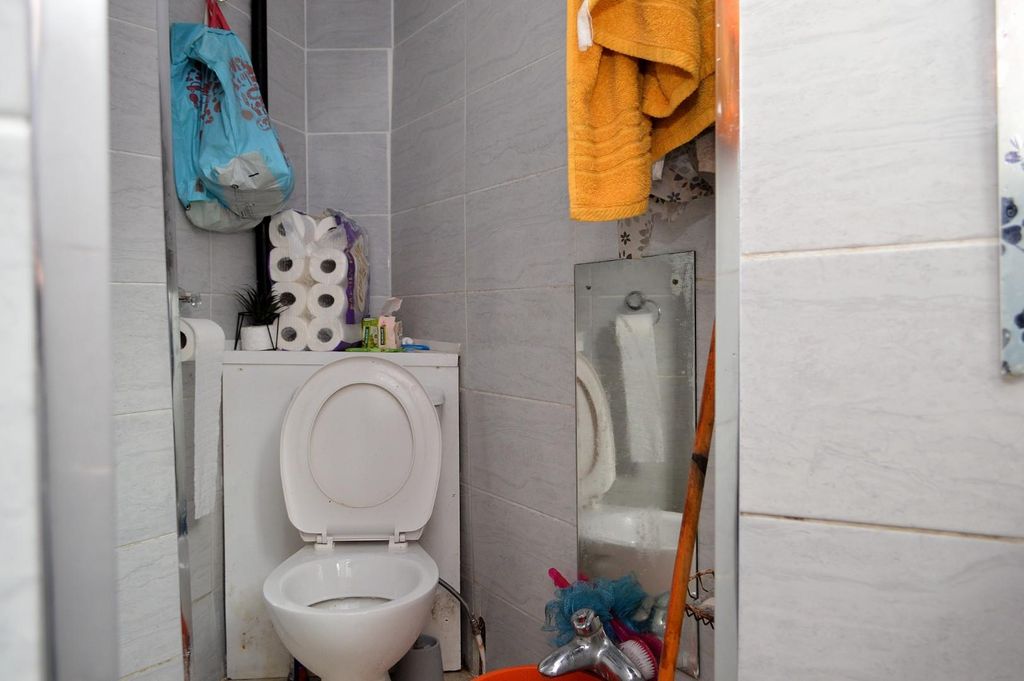 Property photo 2 of 24 WC.Jpg