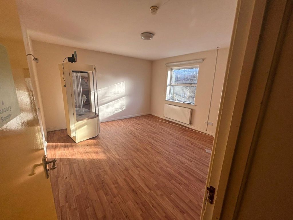 Property photo 3 of 3 Picture No. 01