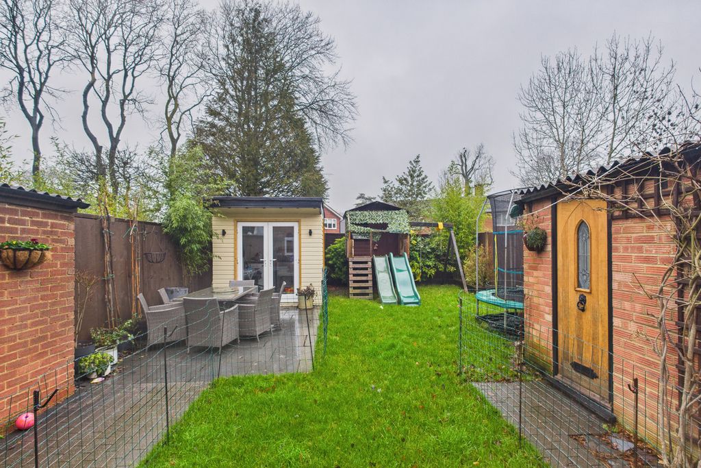 Property photo 2 of 24