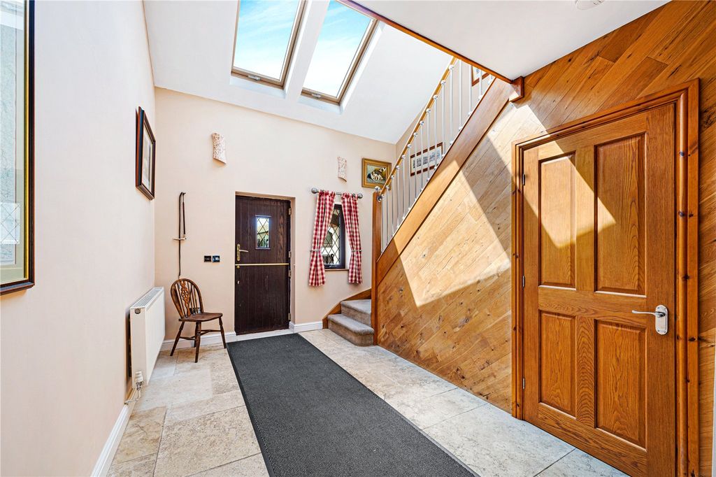 Property photo 2 of 21 Picture No. 26