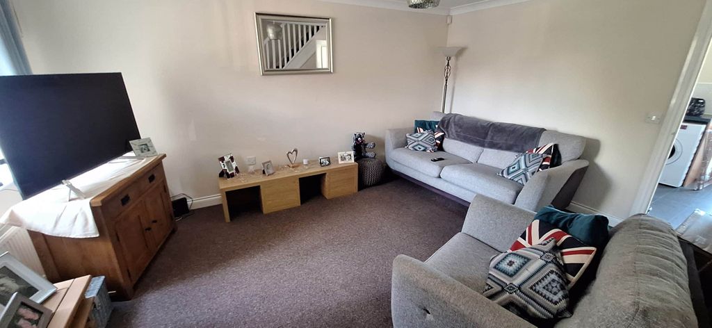 Property photo 3 of 10 Min